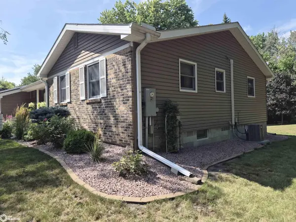 401 Brassfield DR, Goldfield, IA 50542