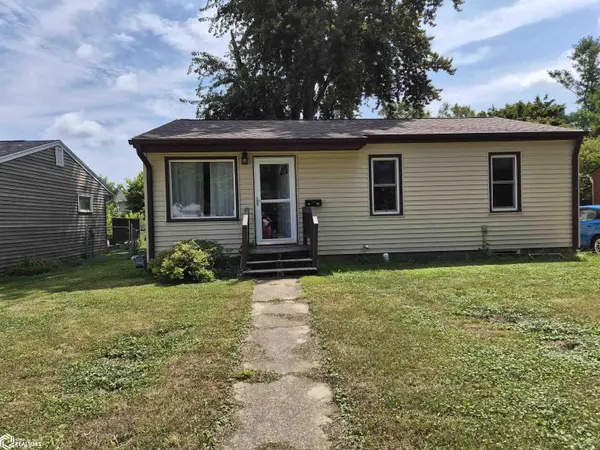 1530 Prairie ST, Grinnell, IA 50112