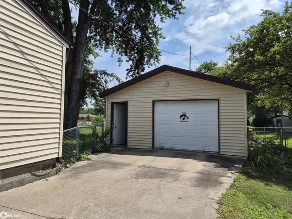1530 Prairie ST, Grinnell, IA 50112