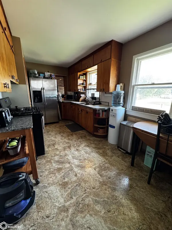926 Isett AVE, Wapello, IA 52653