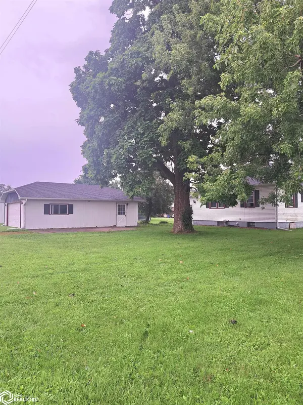 2105 N E AVE, Lovilia, IA 50150