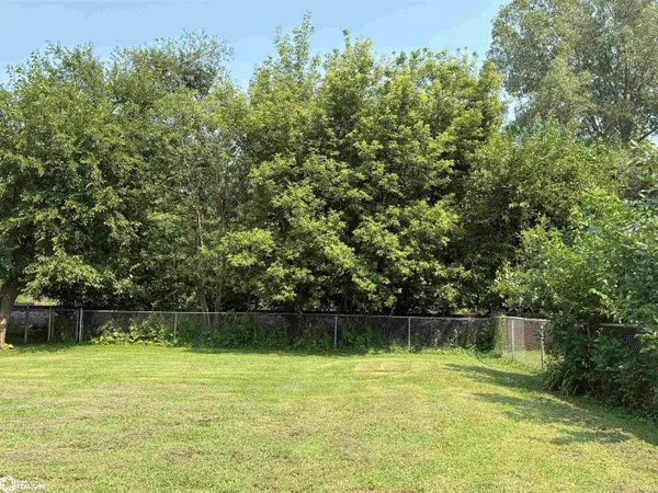 125 S Jackson AVE, Mason City, IA 50401