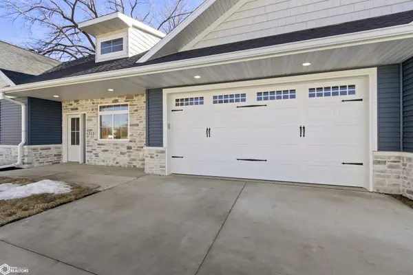 311 27th PL S, Clear Lake, IA 50428