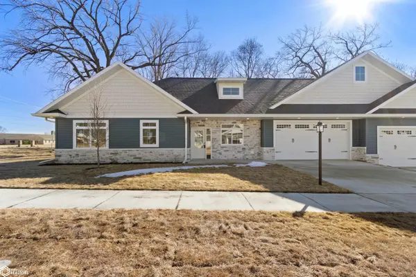 313 27th PL S, Clear Lake, IA 50428
