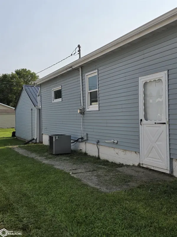 2409 Mckinley ST, Perry, IA 50220