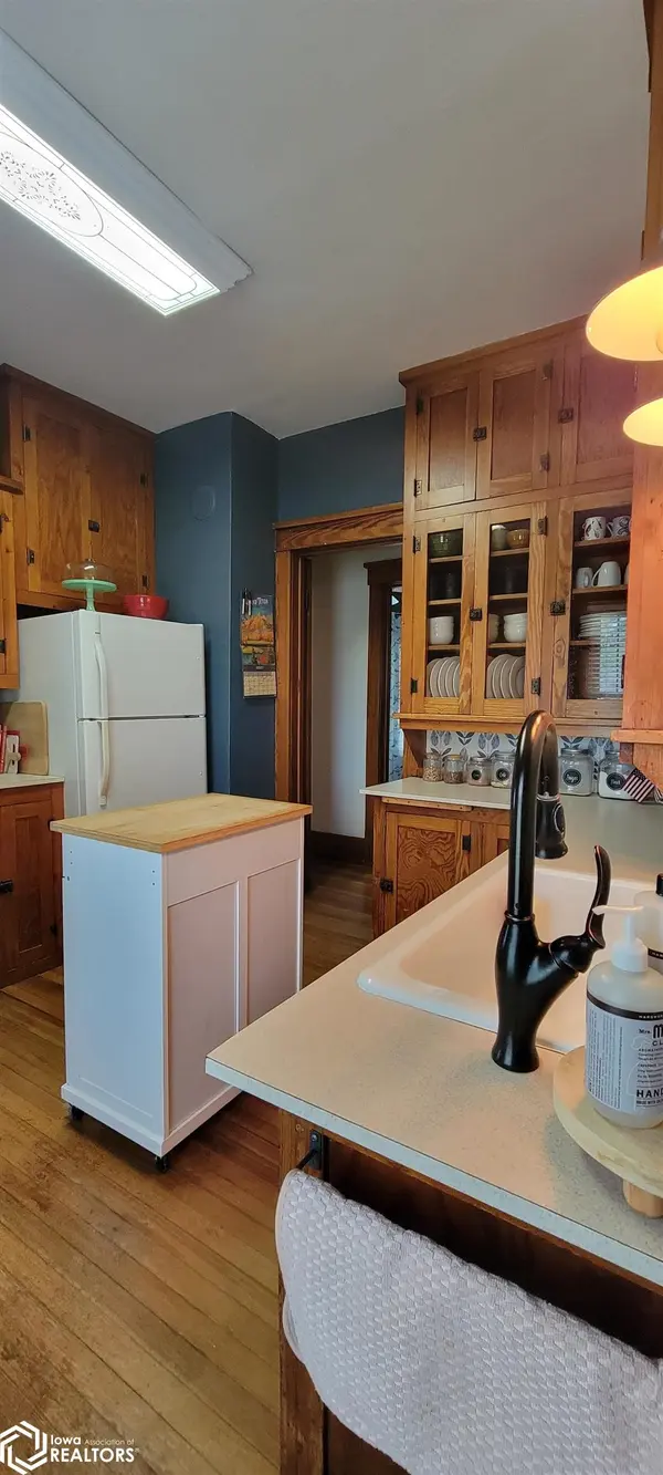 108 2nd Ave SW, West Bend, IA 50597