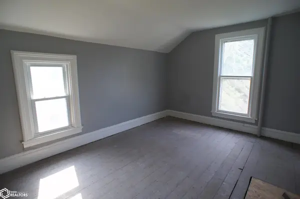 1124 Division ST, Webster City, IA 50595