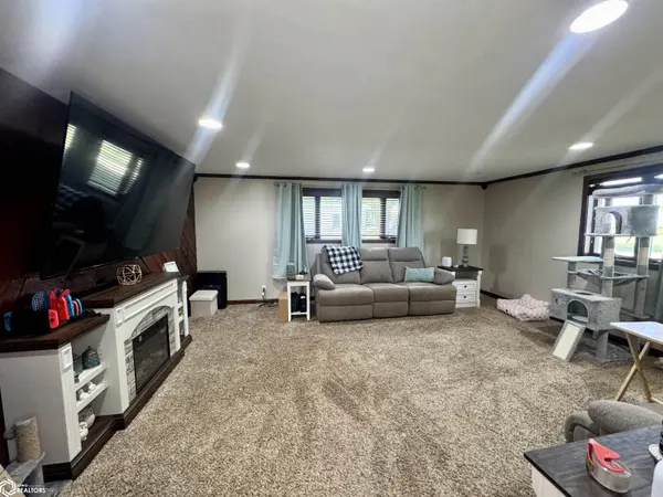 304 Linn ST, Whiting, IA 51063