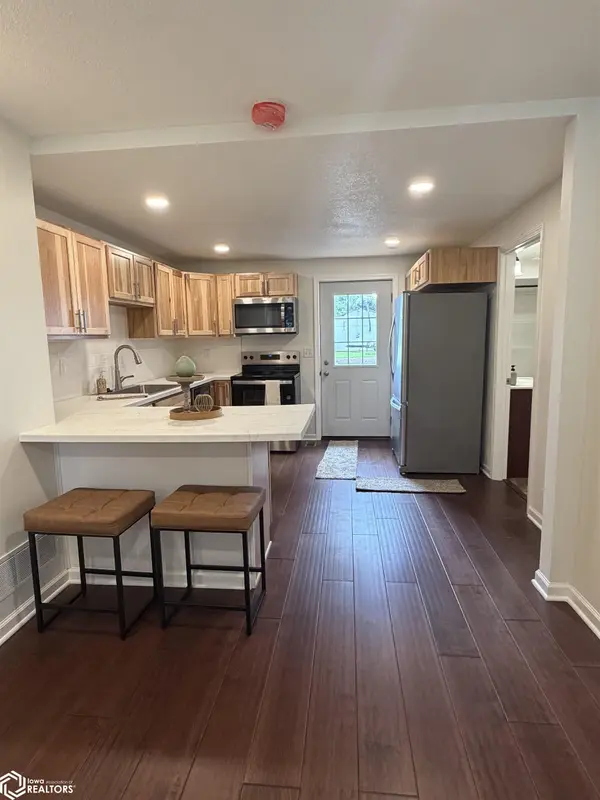 322 N G ST, Oskaloosa, IA 52577
