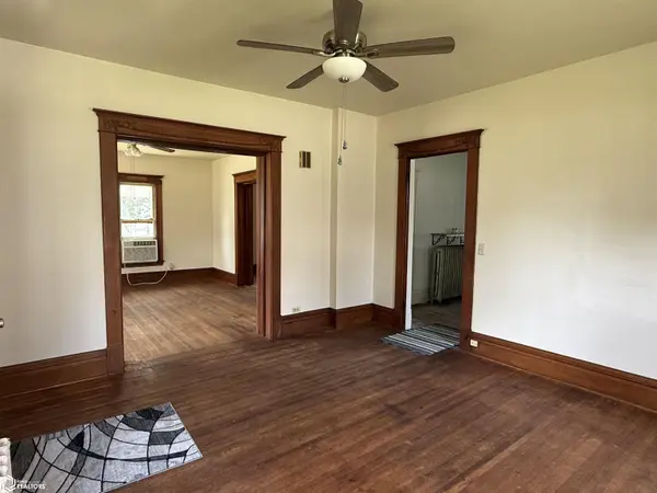 1110 16th AVE, Eldora, IA 50627
