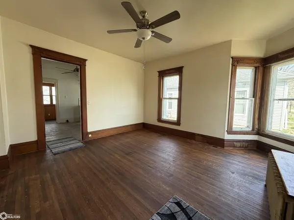 1110 16th AVE, Eldora, IA 50627