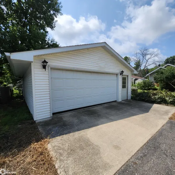 208 1st Ave N, Humboldt, IA 50548