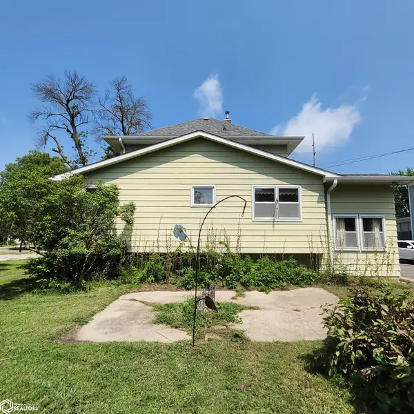 208 1st Ave N, Humboldt, IA 50548