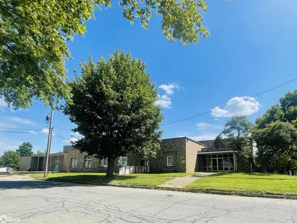 705 Maple ST, Burlington, IA 52601