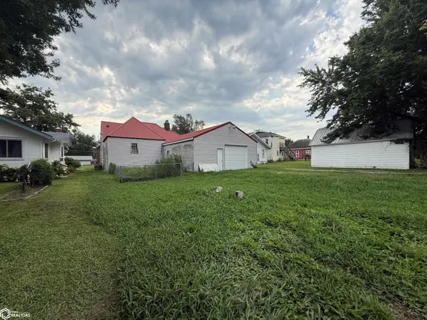 520 N Park AVE, Centerville, IA 52544