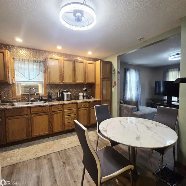 816 S D ST, Oskaloosa, IA 52577