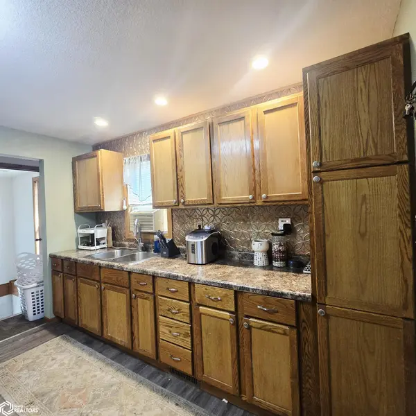 816 S D ST, Oskaloosa, IA 52577