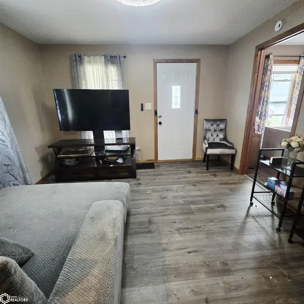 816 S D ST, Oskaloosa, IA 52577