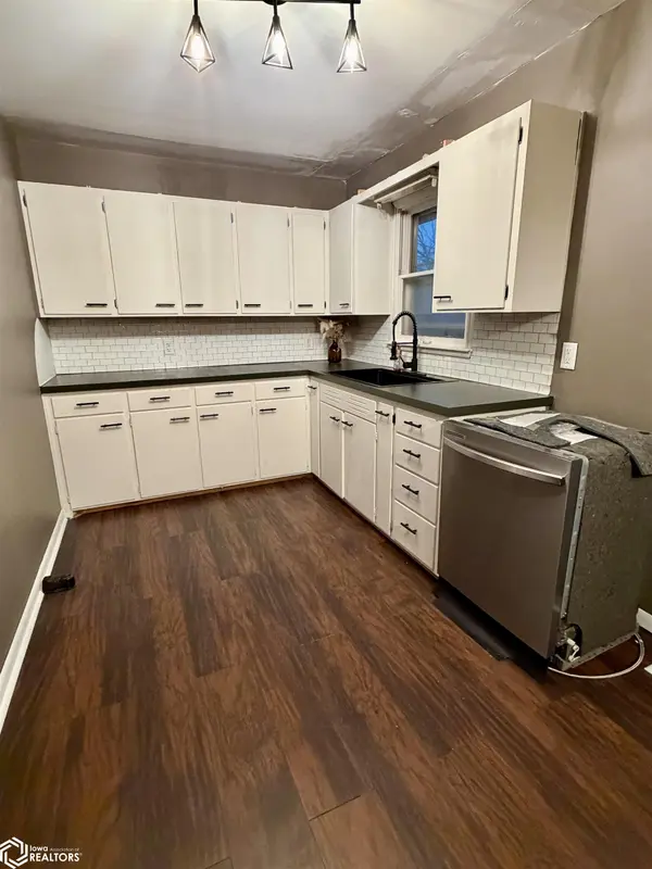 818 16th ST, Eldora, IA 50627
