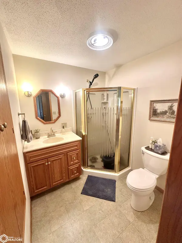 209 W 3rd ST, Kanawha, IA 50447