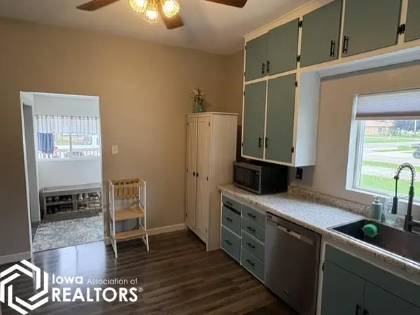 421 Sherman ST, Sheffield, IA 50475
