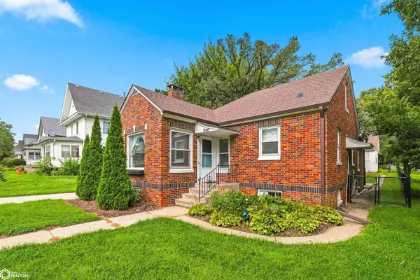 908 Elm ST, Grinnell, IA 50112