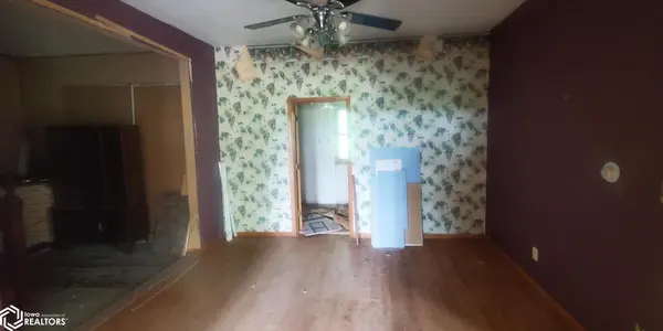 113 W Main ST, Seymour, IA 52590
