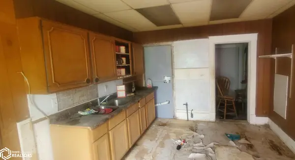 113 W Main ST, Seymour, IA 52590