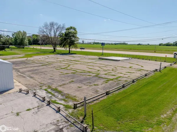 33rd ST, Mason City, IA 50401