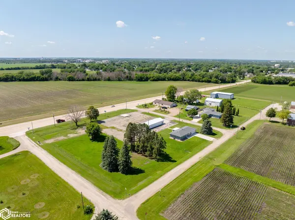 20 34th ST, Mason City, IA 50401