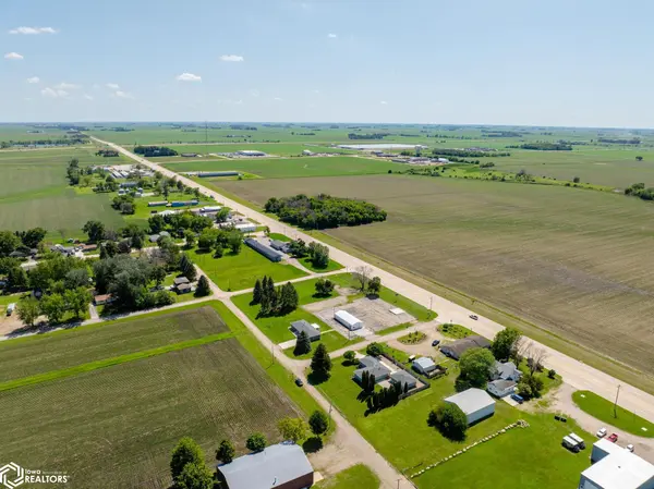 20 34th ST, Mason City, IA 50401