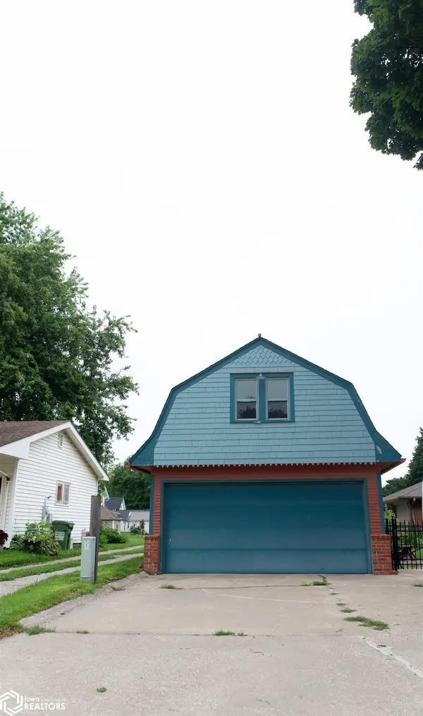 302 SW Jackson ST, Greenfield, IA 50849