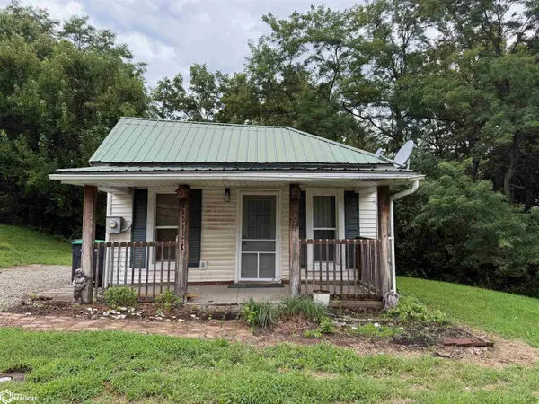 1003 4Th ST, Keosauqua, IA 52565