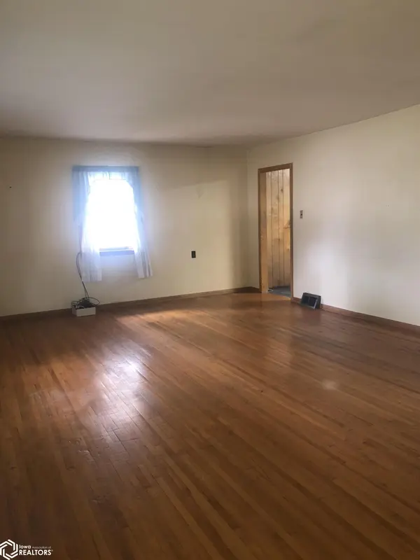 1307 Green ST, Oskaloosa, IA 52577
