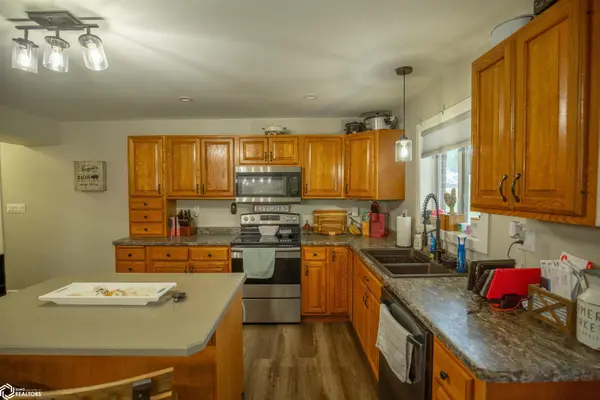 109 E Grove ST, Algona, IA 50511