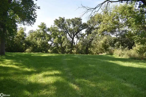 105 Pierce ST, Iowa Falls, IA 50126