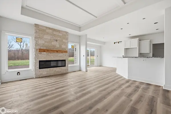 606 Harvest Hills DR, Woodbine, IA 51579