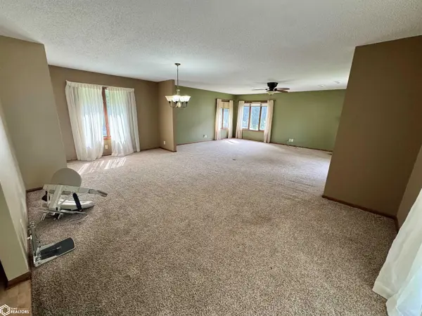707 E Division ST, Audubon, IA 50025