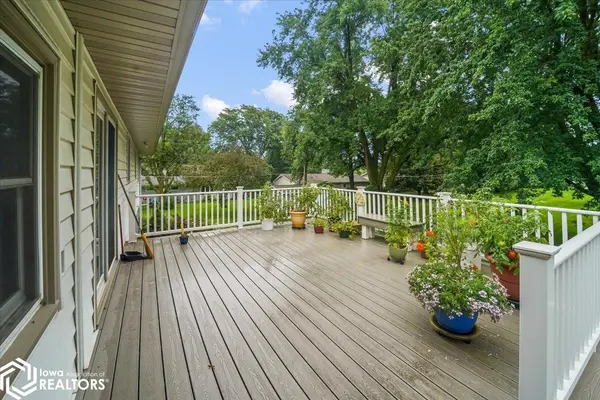 717 9Th AVE, Eldora, IA 50627