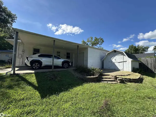 421 E Manning AVE, Ottumwa, IA 52501-1333