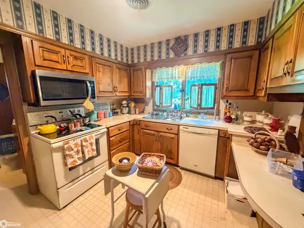 23 19th AVE, Hampton, IA 50441