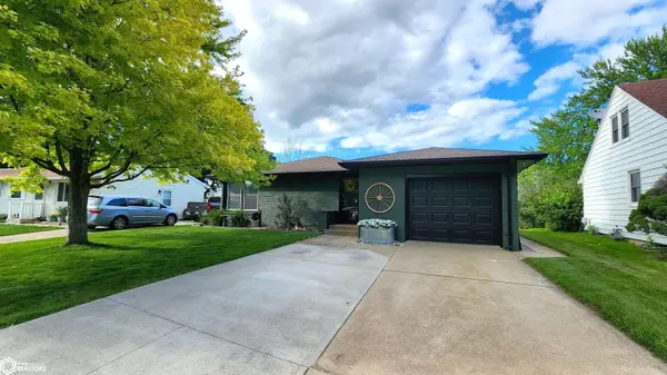 40 Mission DR, Mason City, IA 50401