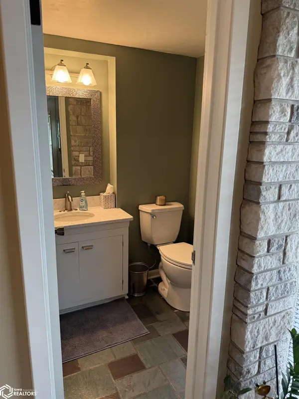 1748 Quint AVE, Carroll, IA 51401