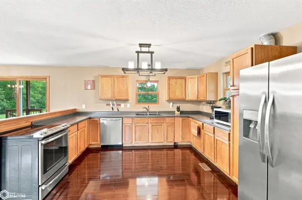 2096 290th Ave, Fort Madison, IA 52627
