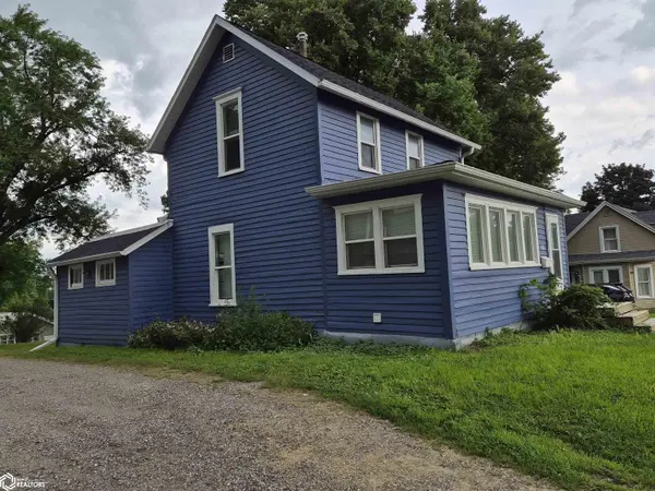 427 West ST, Grinnell, IA 50112