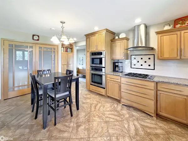 1728 Raven AVE, Hampton, IA 50441