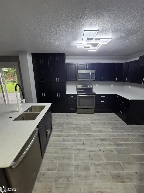 205 Woodlyn Way, Algona, IA 50511
