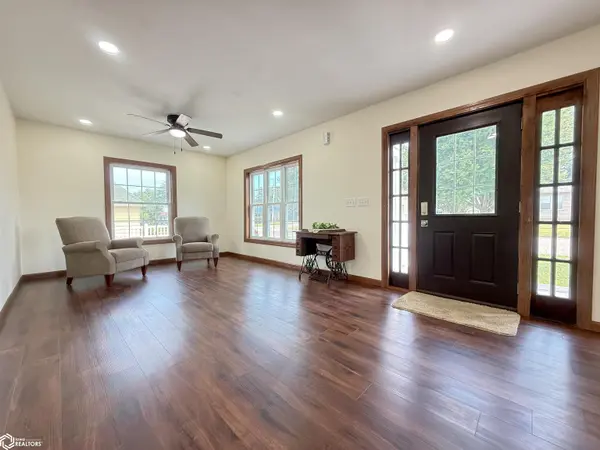 716 1st AVE, Hampton, IA 50441