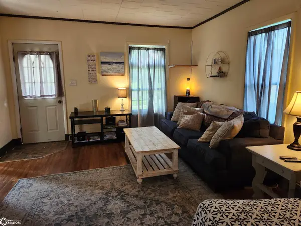 304 N Center ST, Toledo, IA 52342