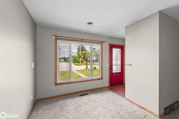1032 C AVE, Nevada, IA 50201